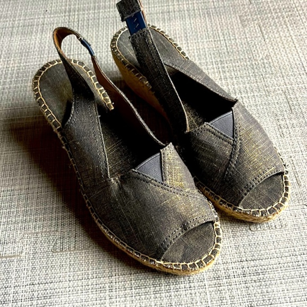 Clark heeled wedge sandal